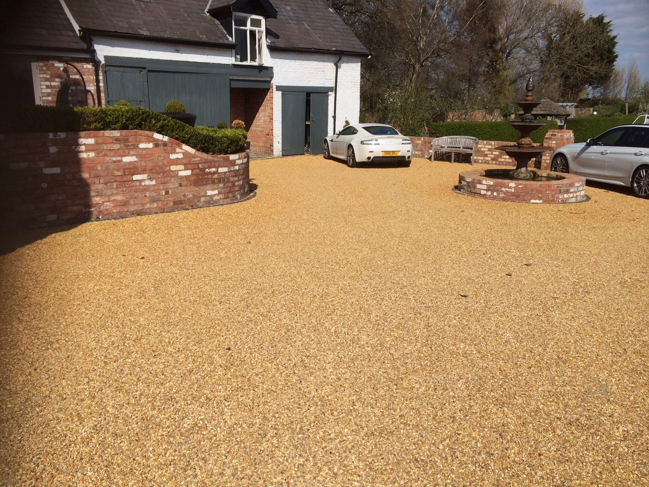 DRIVEWAY REFURBISHMENT USING CORE DRIVE 50-35 GRAVEL STABILISER SYSTEM