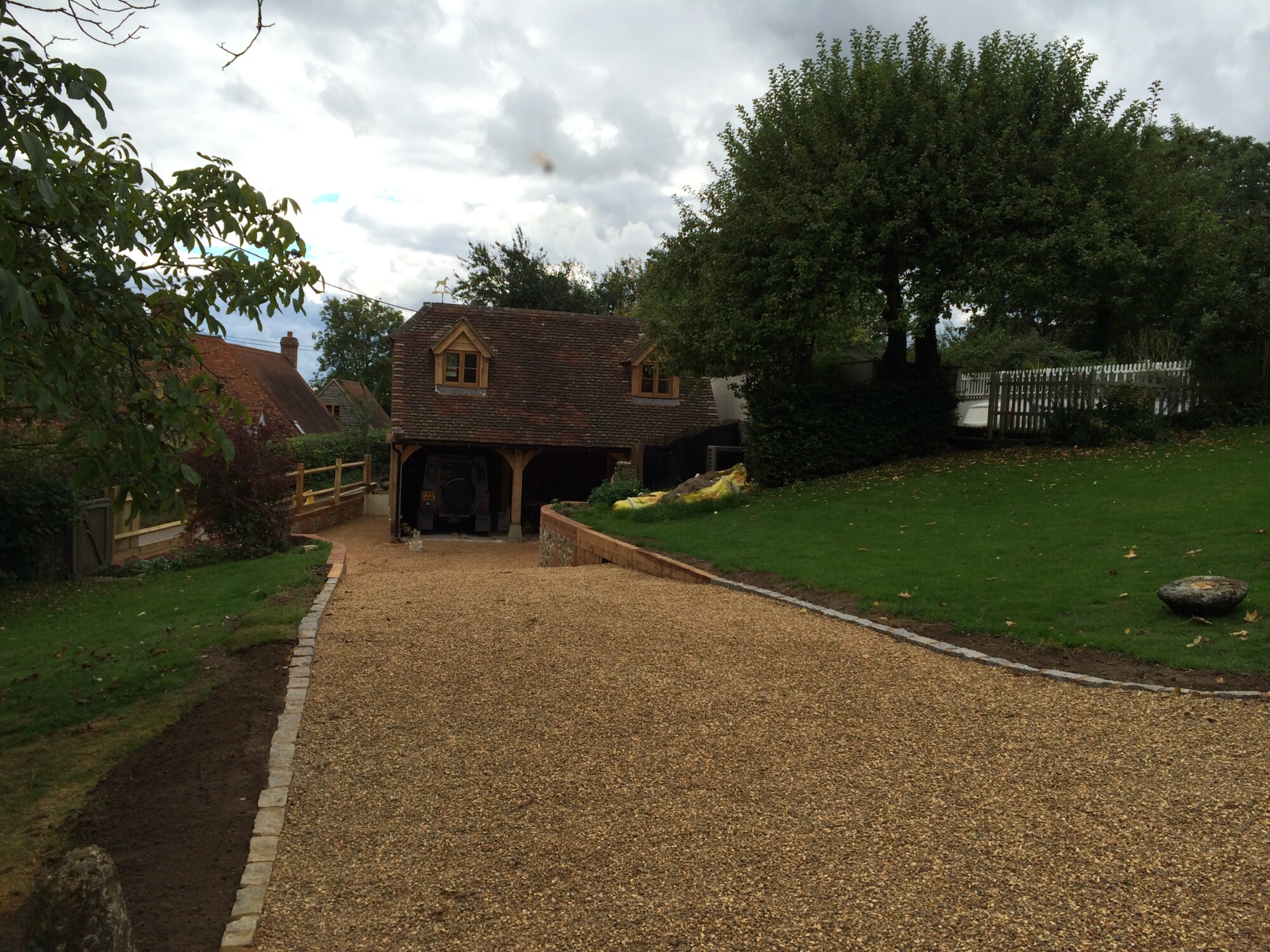 DRIVEWAY ON A STEEP SLOPE SOLVED BY CORE DRIVE 60-40 HDR