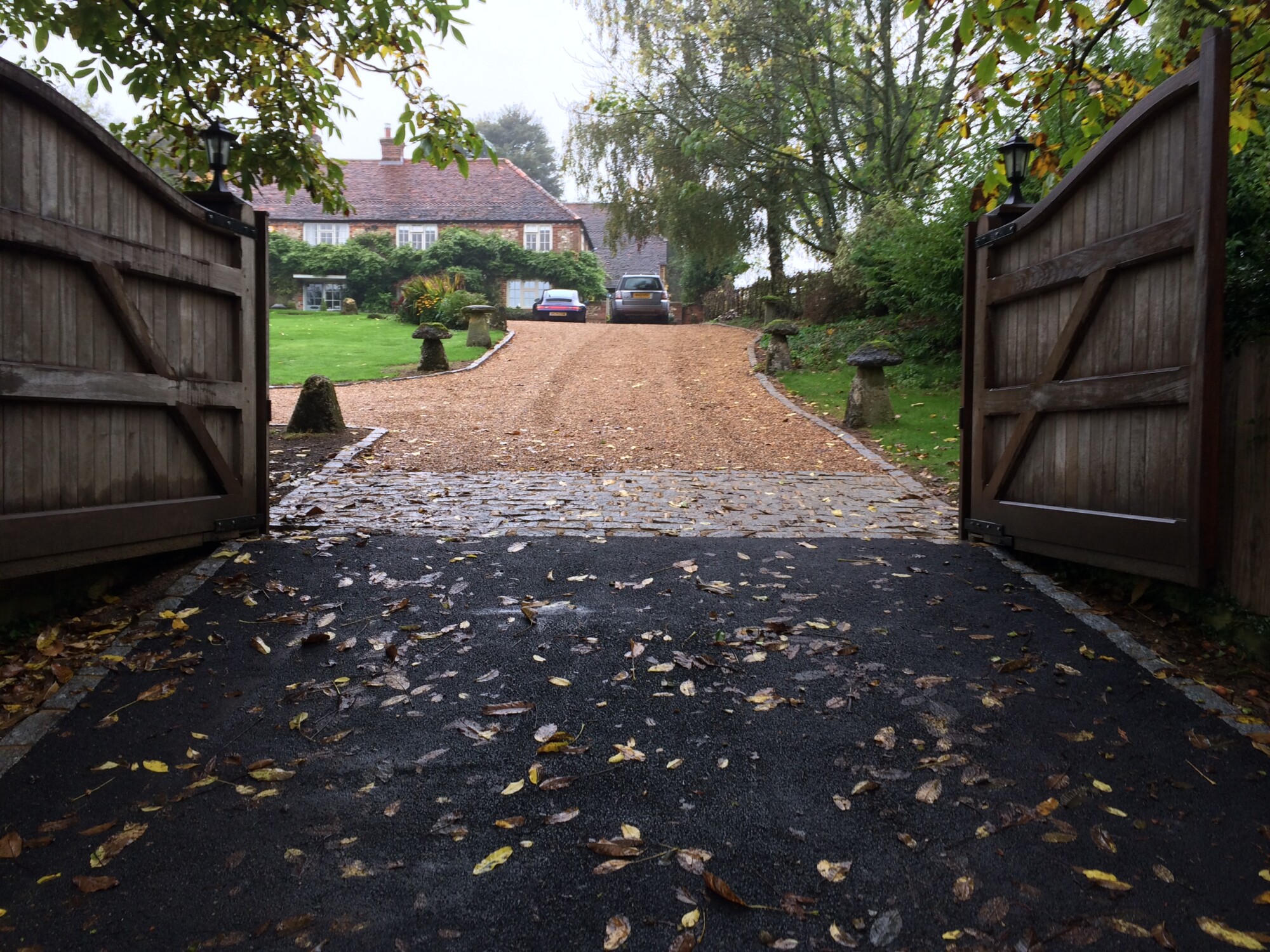 DRIVEWAY ON A STEEP SLOPE SOLVED BY CORE DRIVE 60-40 HDR
