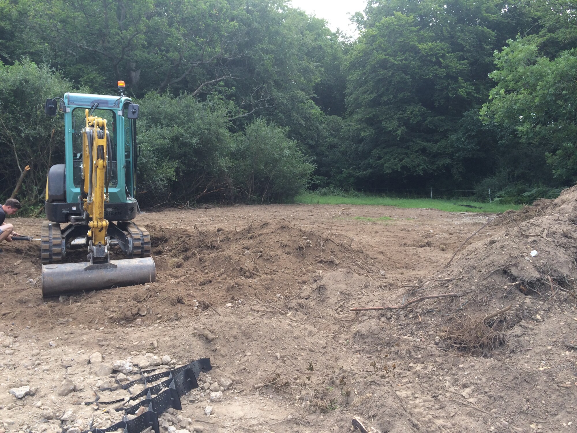 VEHICULAR ACCESS USING GEOTRACK WITH CORE GEOCELL AND GALVANISED ANCHORS