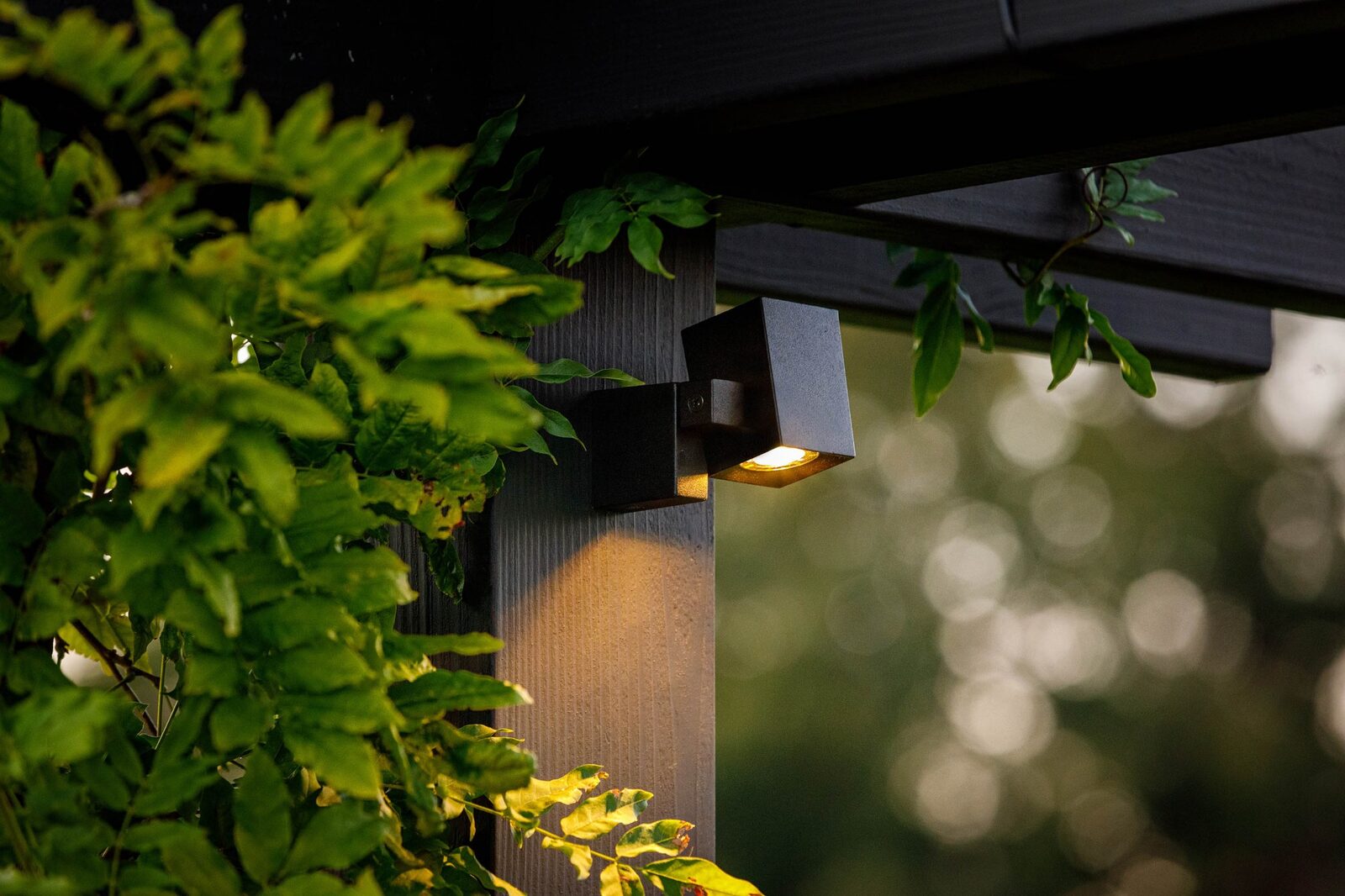 Adjustable Wall or Spike Spotlight – Lightpro Quartz - Image 2