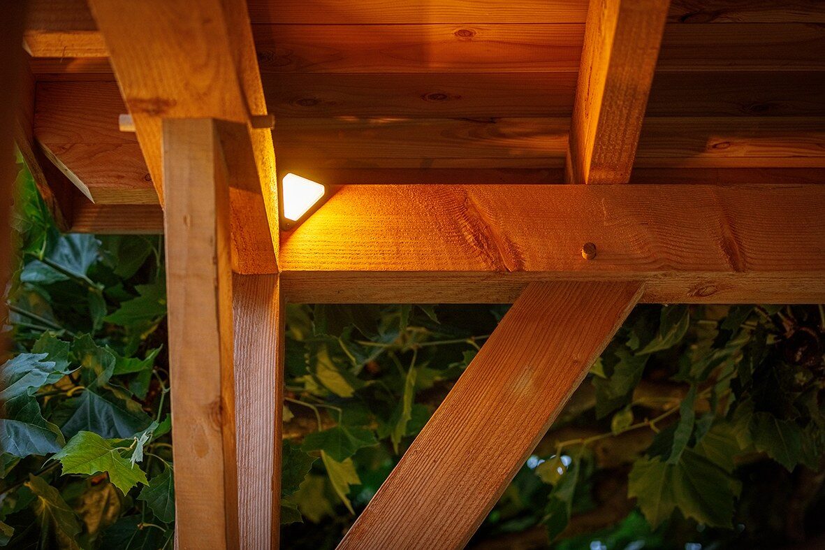 Outdoor Corner Wall Light – Lightpro Tiga Corner - Image 3