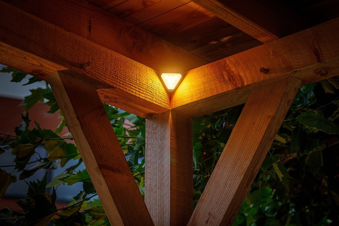 Outdoor Corner Wall Light – Lightpro Tiga Corner - Image 4